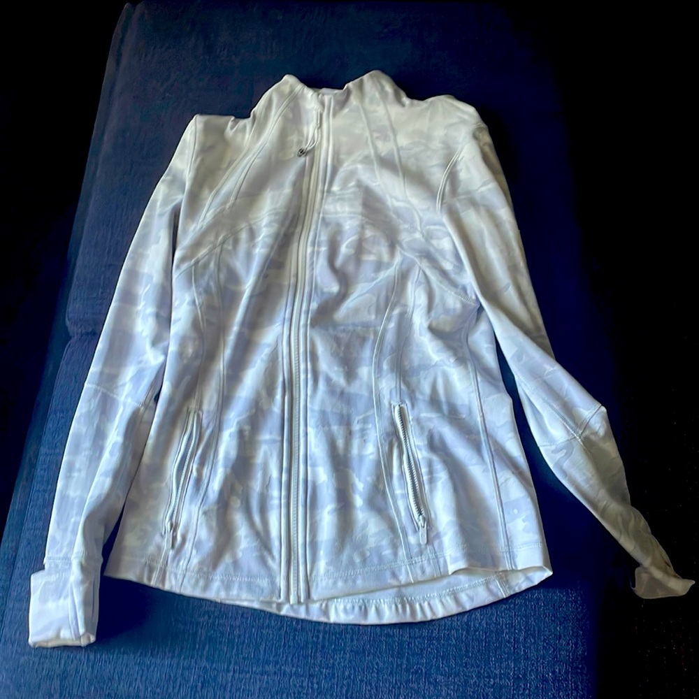 Lululemon define jacket size 10